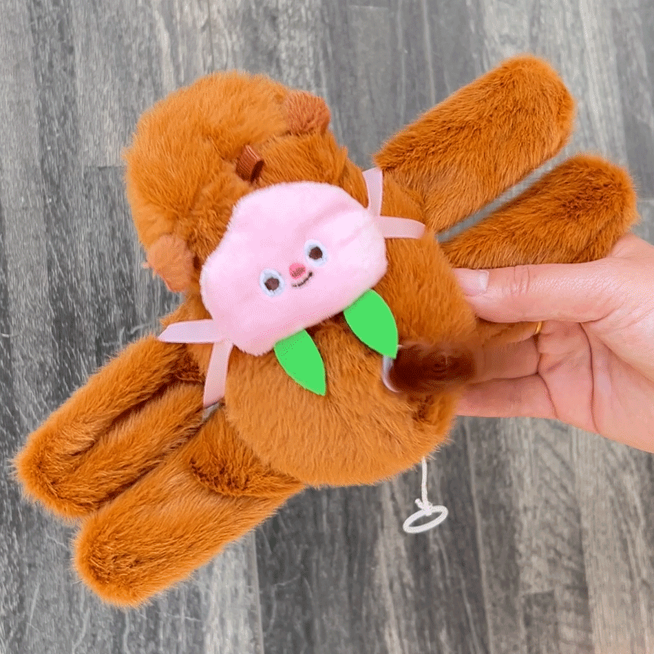 Cute Capybara Plush Slap Bracelet – Pink Animal Wristband Toy with Wagging Tail